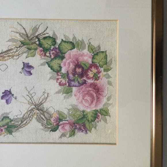 Beautiful Cross stitch needle art flowers heart matted framed good condition - Picture 6 of 7